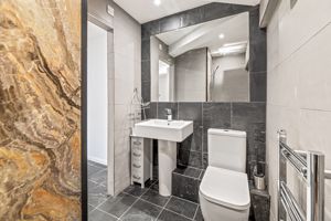 En Suite- click for photo gallery
